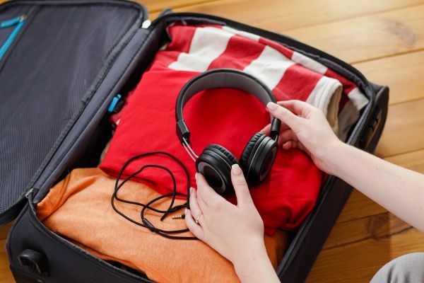 best noise cancelling headphones for travel