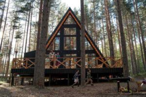 Family Glamping Holidays in the UK: Comfortable Outdoor Escapes